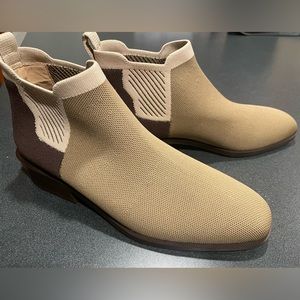 Viviaia knit booties size 41 , multi tone brown, tan and coffee color.